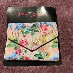 BETSEY Johnson Peggable Floral Wallet